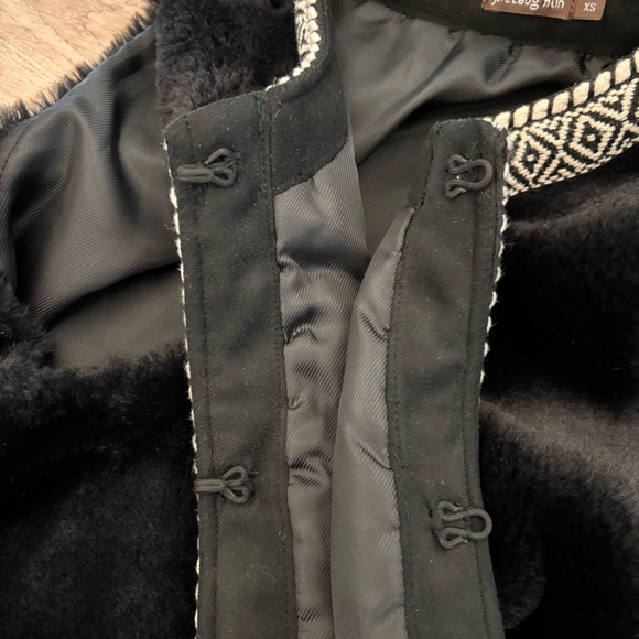 J. McLaughlin Faux Fur Tunic Embroidered Trim Lined Vest XS - Picture 4 of 7